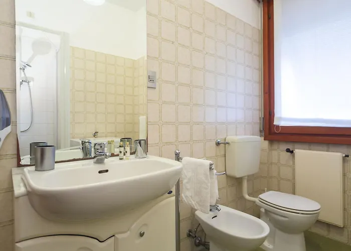 Apartamento Casa Anna Sea View, Pool, Parking & Wifi *